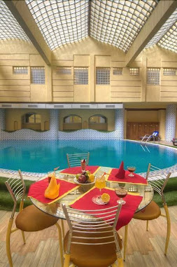 swimming pool - ville des roses Hotel